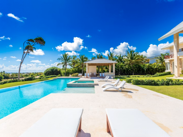 Luxurious Punta Cana Villa with Private Pool & Beach Access
